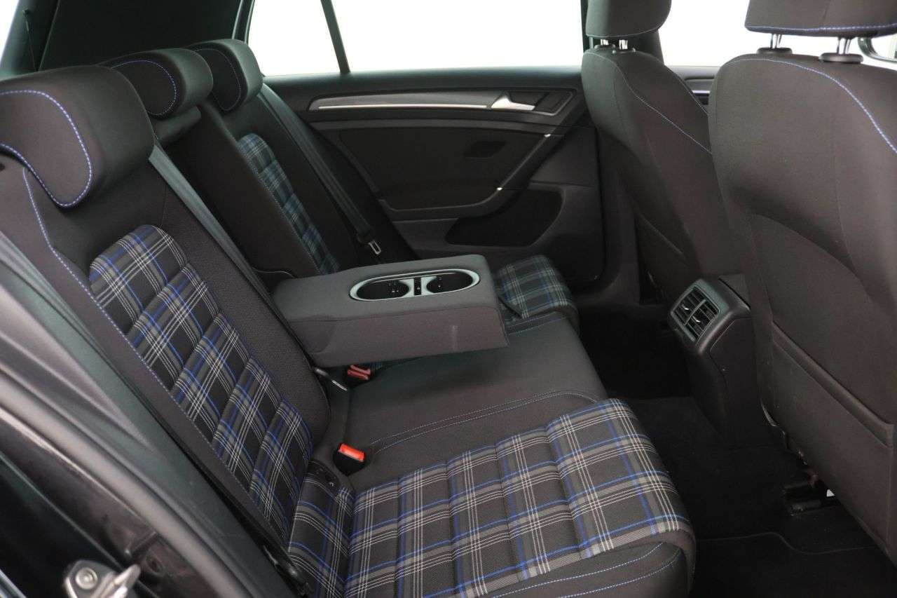 2017 VOLKSWAGEN GOLF 2017 VOLKSWAGEN GOLF