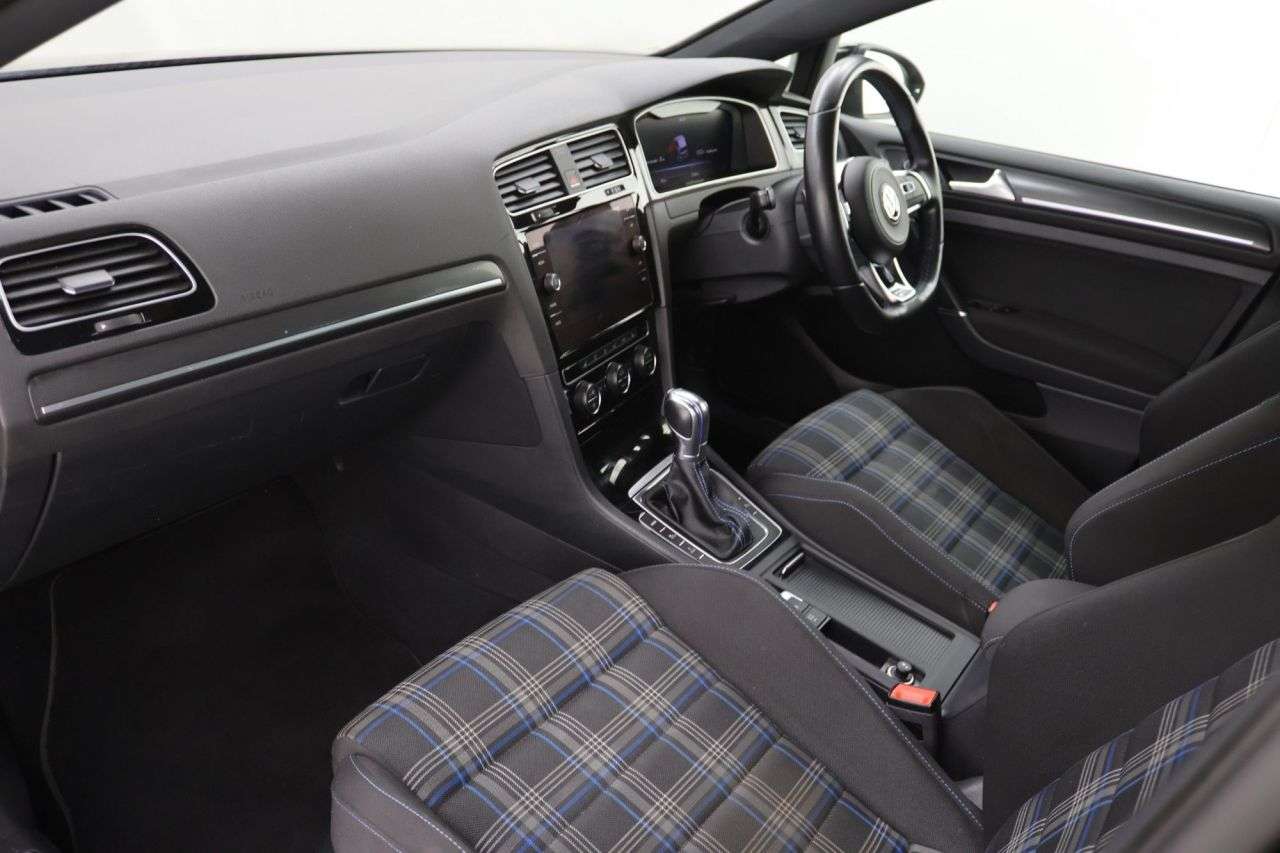 2017 VOLKSWAGEN GOLF 2017 VOLKSWAGEN GOLF