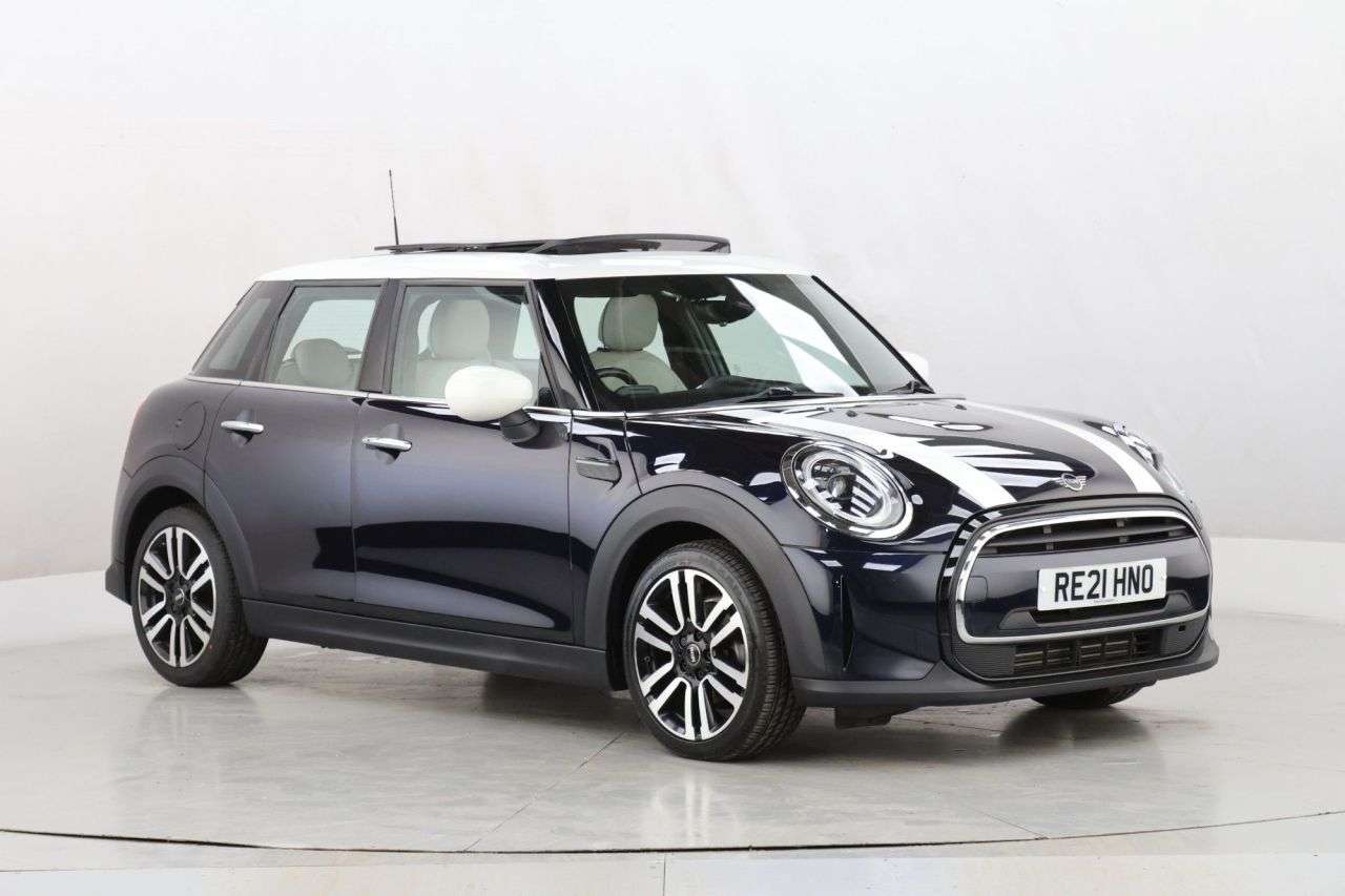 A 2021 MINI HATCH 1.5 Cooper Exclusive Hatchback 5dr Petrol Manual Euro 6 (s/s) (136 ps) A 2021 MINI HATCH 1.5 Cooper Exclusive Hatchback 5dr Petrol Manual Euro 6 (s/s) (136 ps)