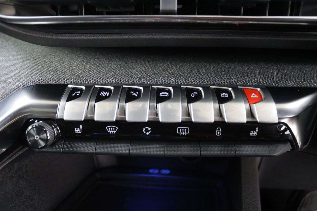 2020 PEUGEOT 3008 2020 PEUGEOT 3008