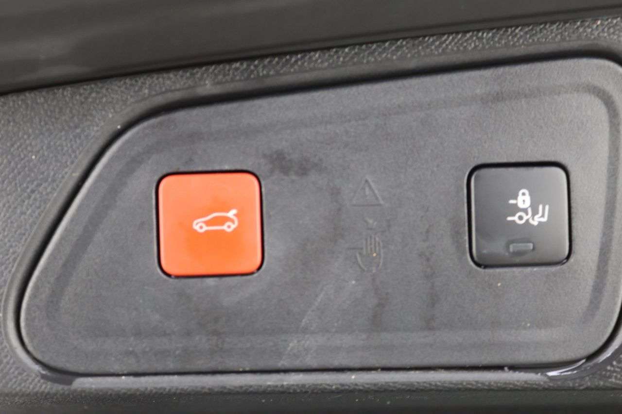 2020 PEUGEOT 3008 2020 PEUGEOT 3008