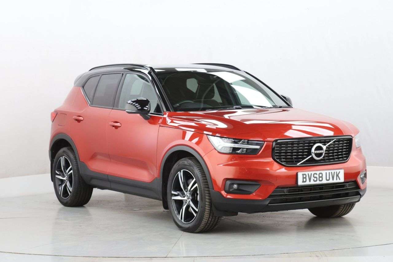 A 2019 VOLVO XC40 2.0 D4 R-Design SUV 5dr Diesel Auto AWD Euro 6 (s/s) (190 ps) A 2019 VOLVO XC40 2.0 D4 R-Design SUV 5dr Diesel Auto AWD Euro 6 (s/s) (190 ps)