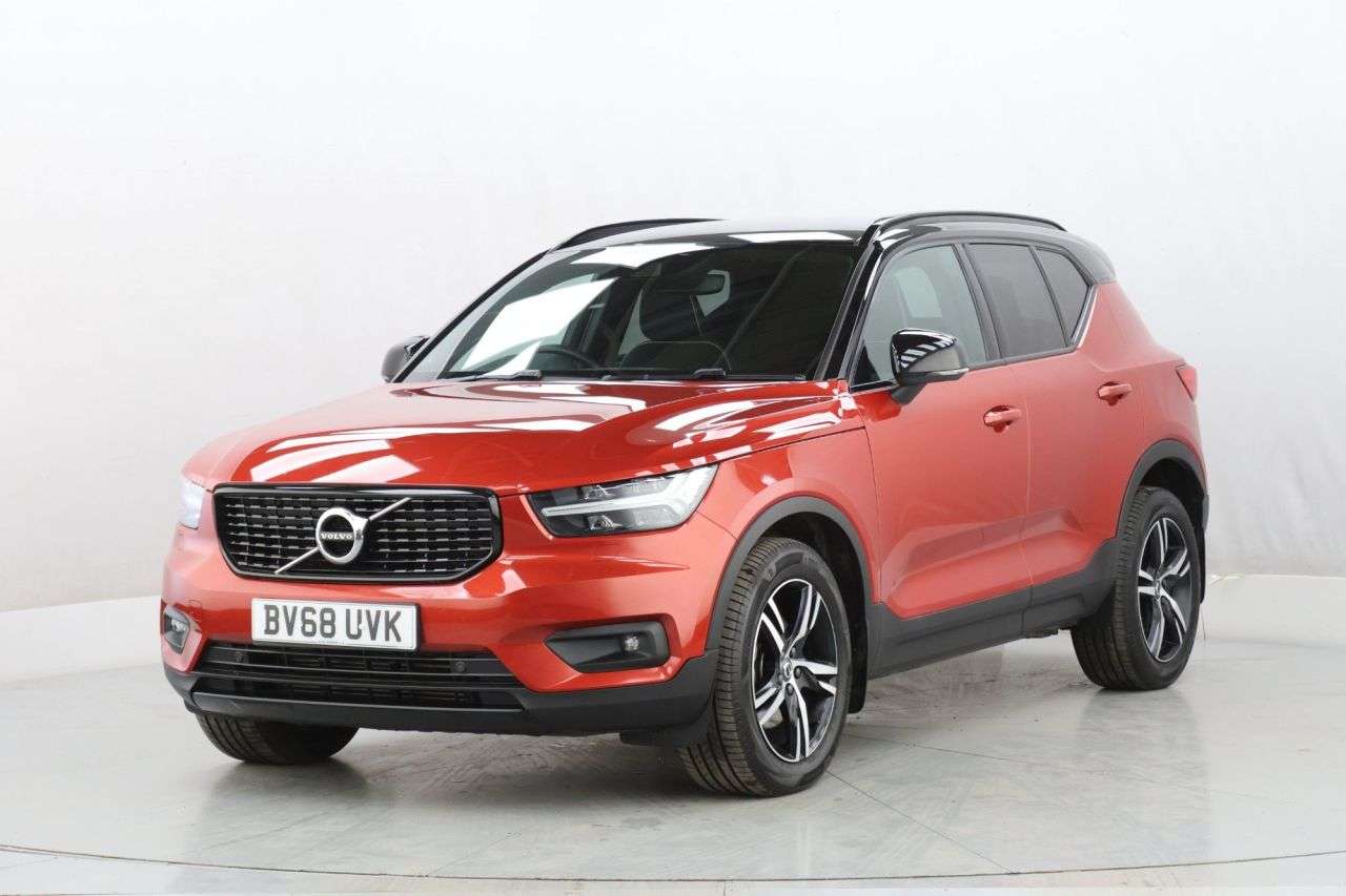 2019 VOLVO XC40 2019 VOLVO XC40