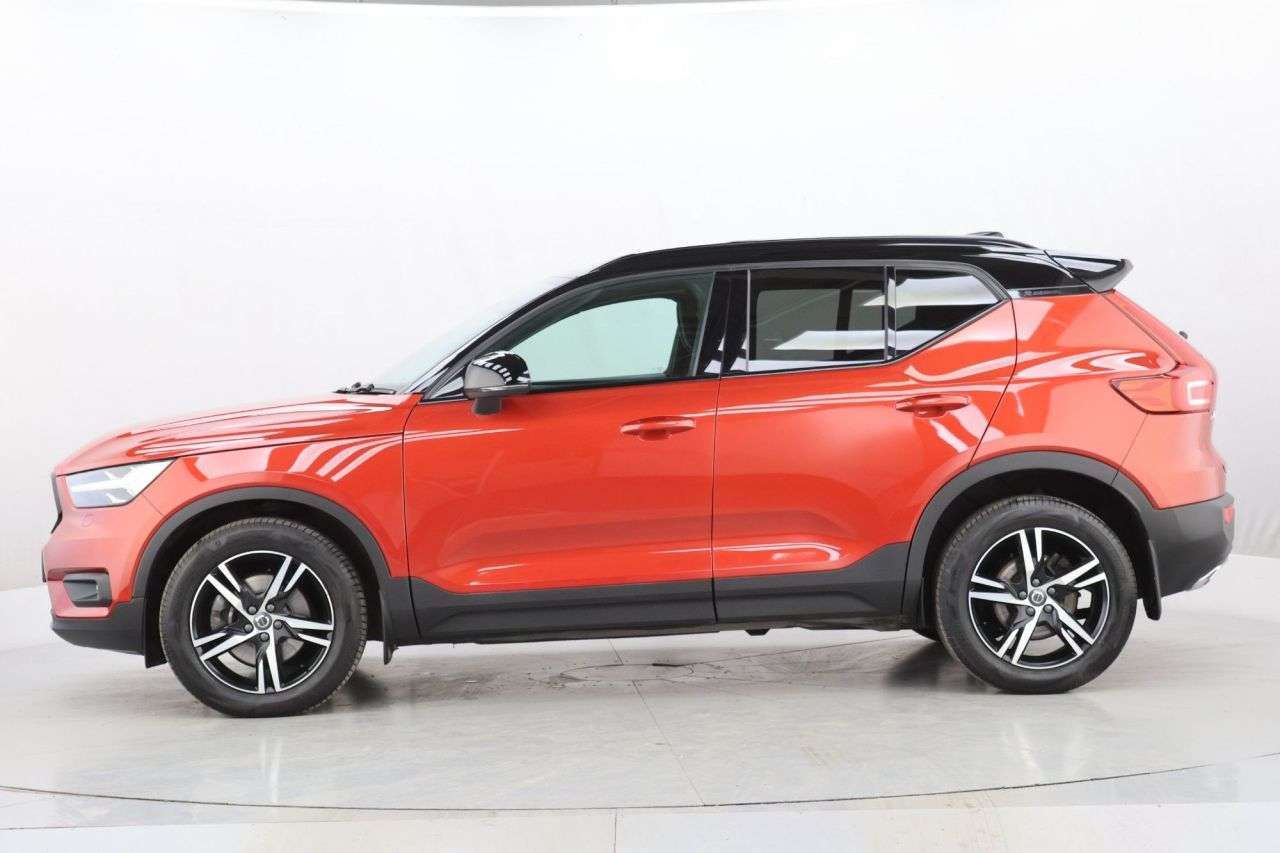 2019 VOLVO XC40 2019 VOLVO XC40