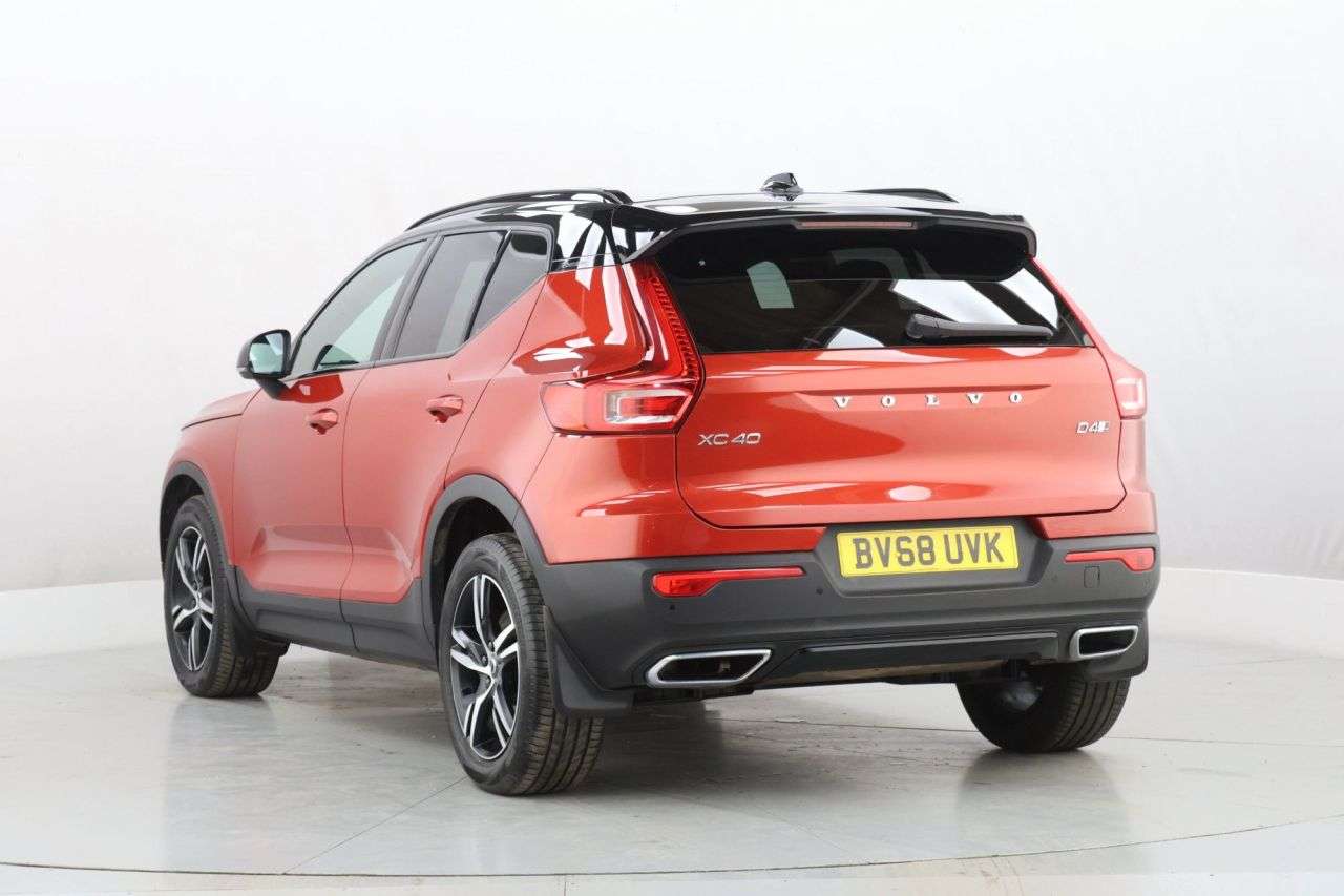 2019 VOLVO XC40 2019 VOLVO XC40