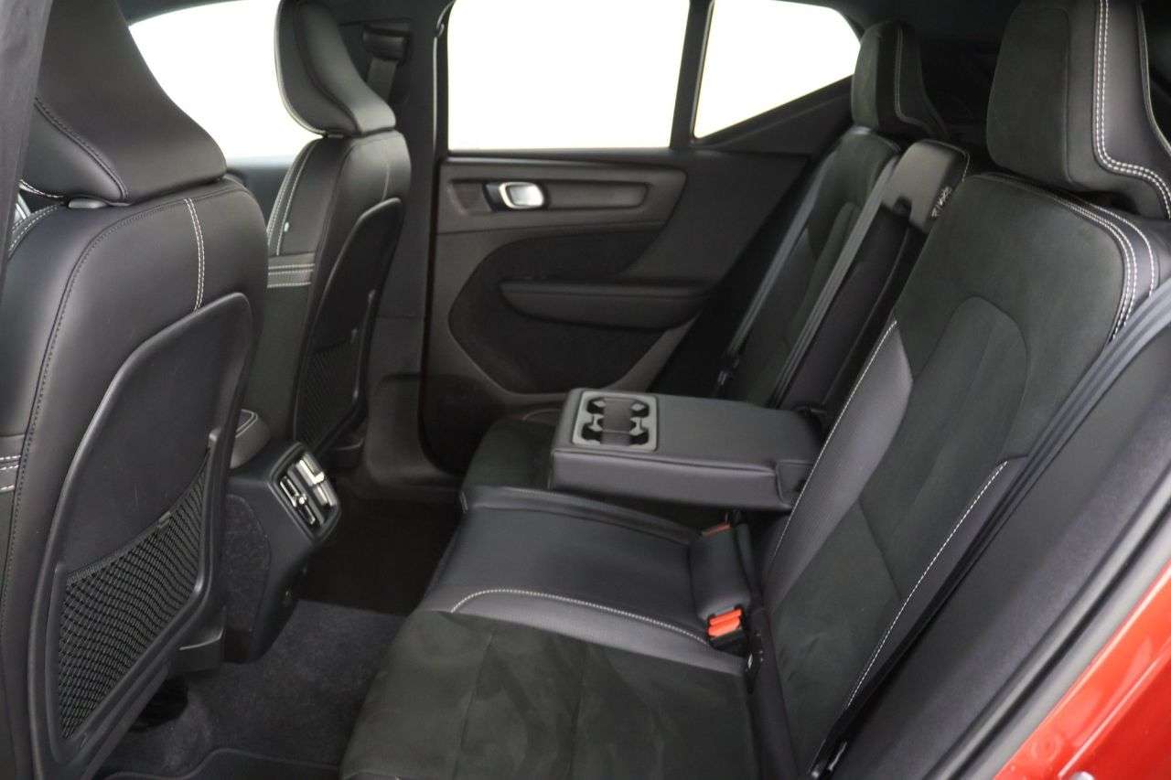 2019 VOLVO XC40 2019 VOLVO XC40