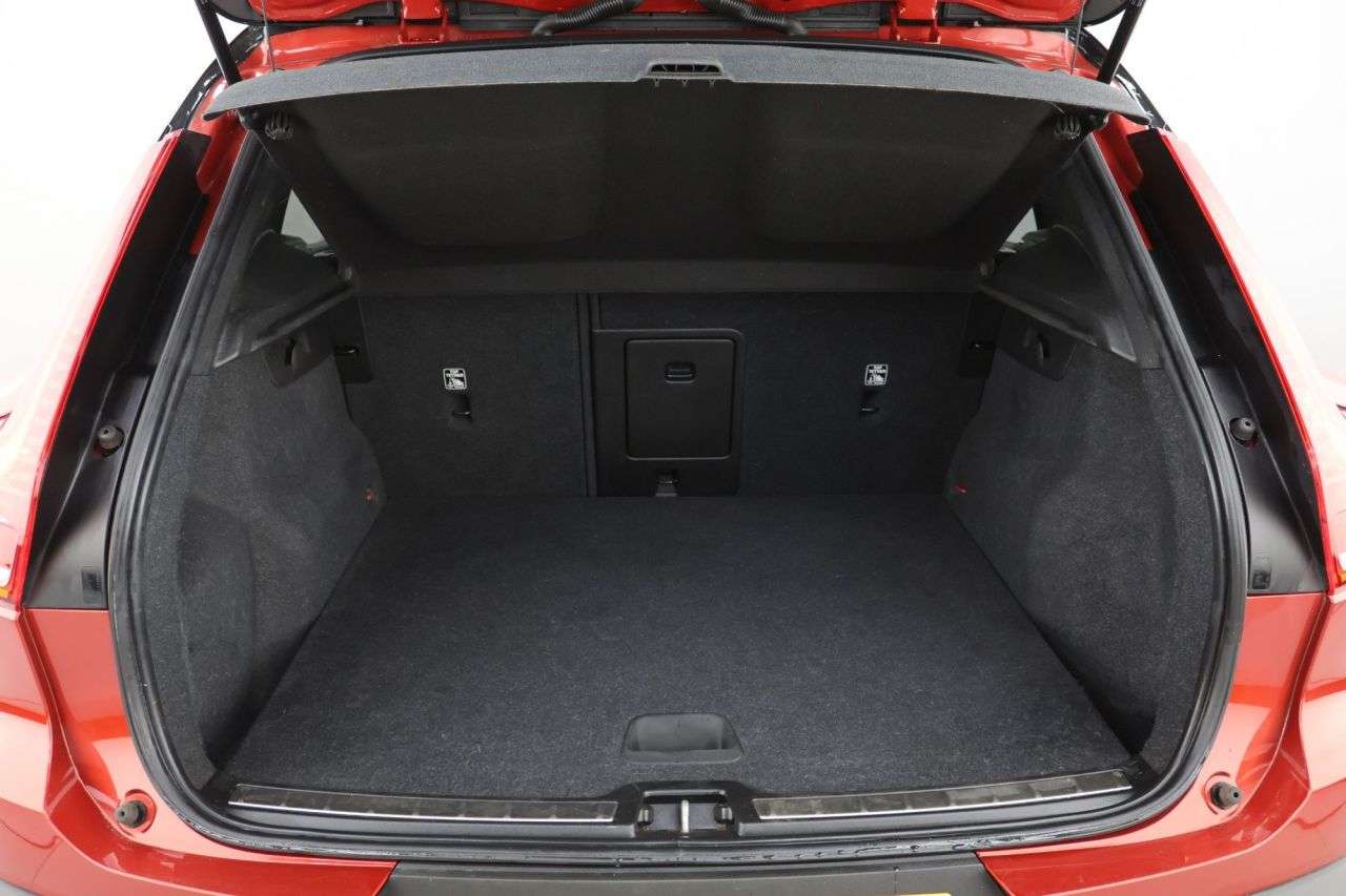 2019 VOLVO XC40 2019 VOLVO XC40