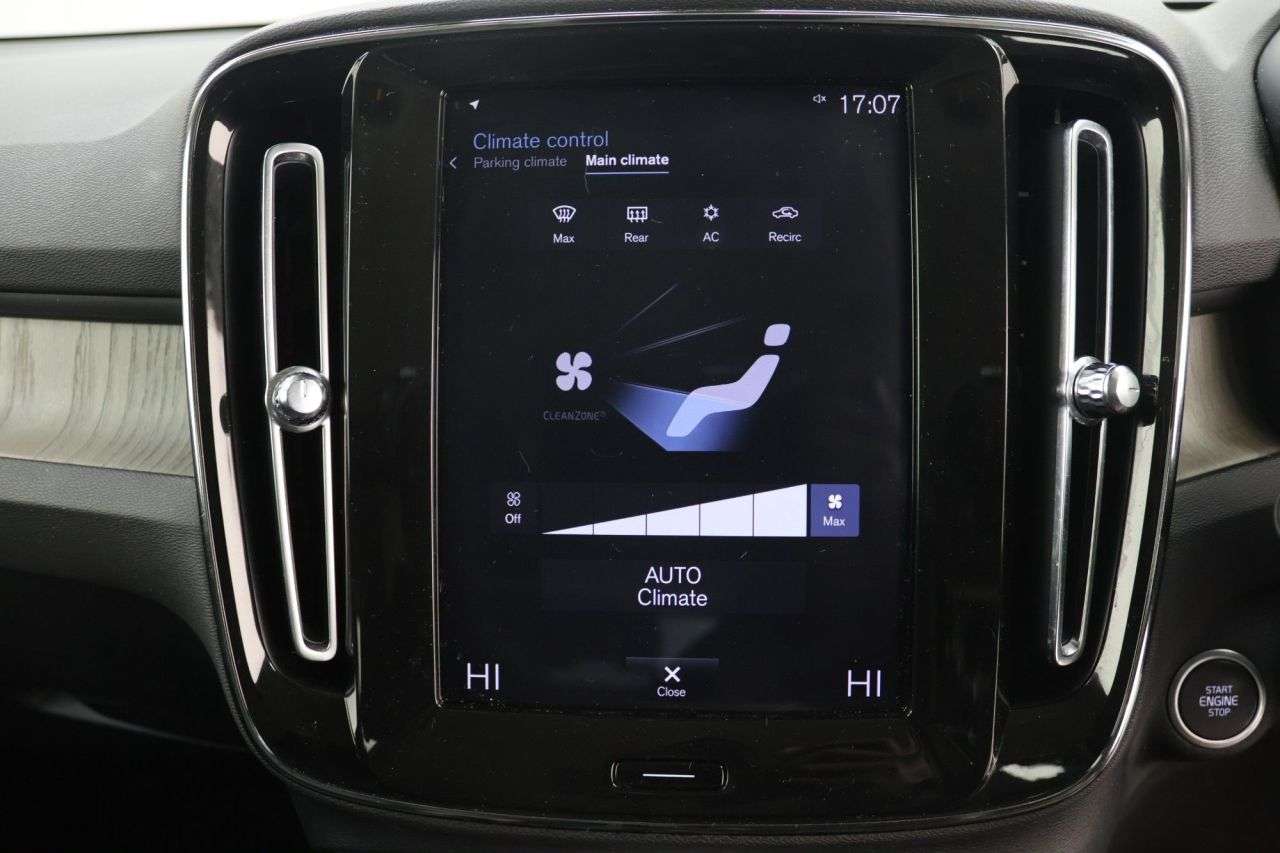 2018 VOLVO XC40 2018 VOLVO XC40