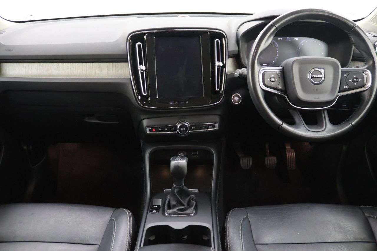 2018 VOLVO XC40 2018 VOLVO XC40