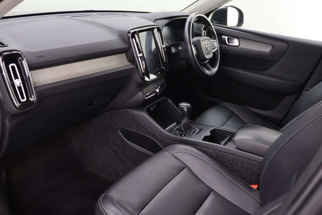 2018 VOLVO XC40 2018 VOLVO XC40