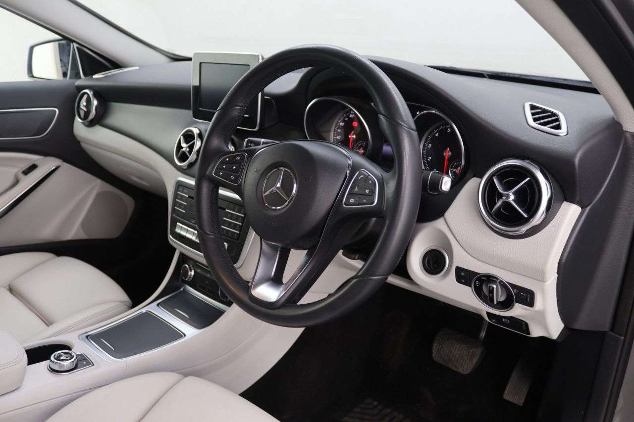 2018 MERCEDES-BENZ GLA CLASS 2018 MERCEDES-BENZ GLA CLASS