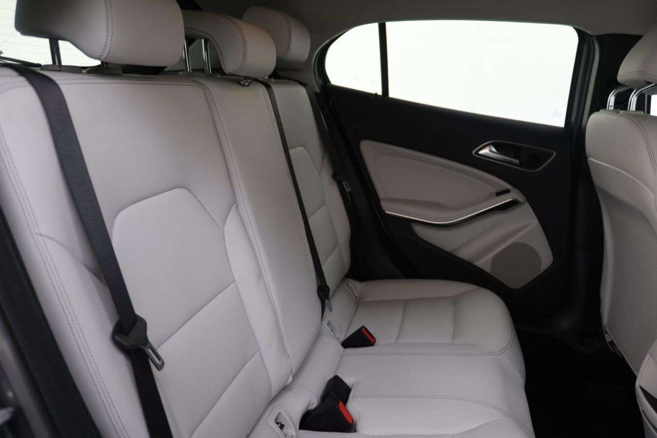 A 2018 MERCEDES-BENZ GLA CLASS 1.6 GLA200 SE (Executive) SUV 5dr Petrol 7G-DCT Euro 6 (s/s) (156 ps) A 2018 MERCEDES-BENZ GLA CLASS 1.6 GLA200 SE (Executive) SUV 5dr Petrol 7G-DCT Euro 6 (s/s) (156 ps)