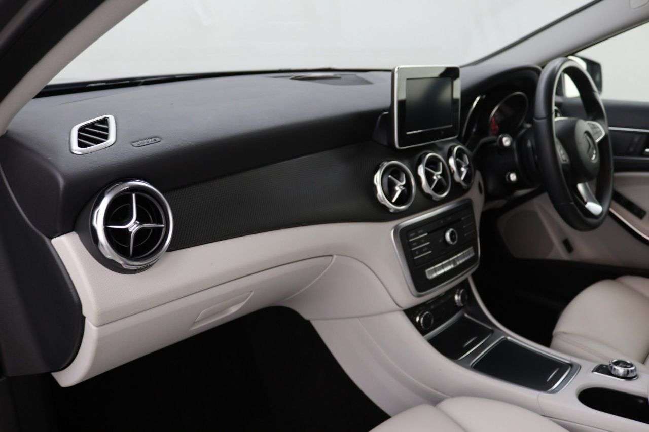2018 MERCEDES-BENZ GLA CLASS 2018 MERCEDES-BENZ GLA CLASS
