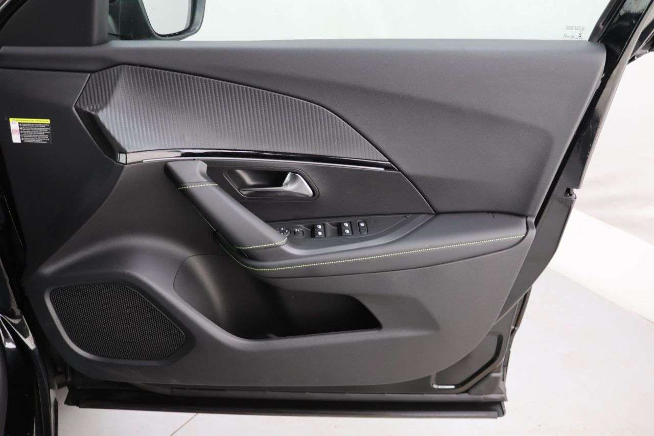 2021 PEUGEOT 2008 2021 PEUGEOT 2008