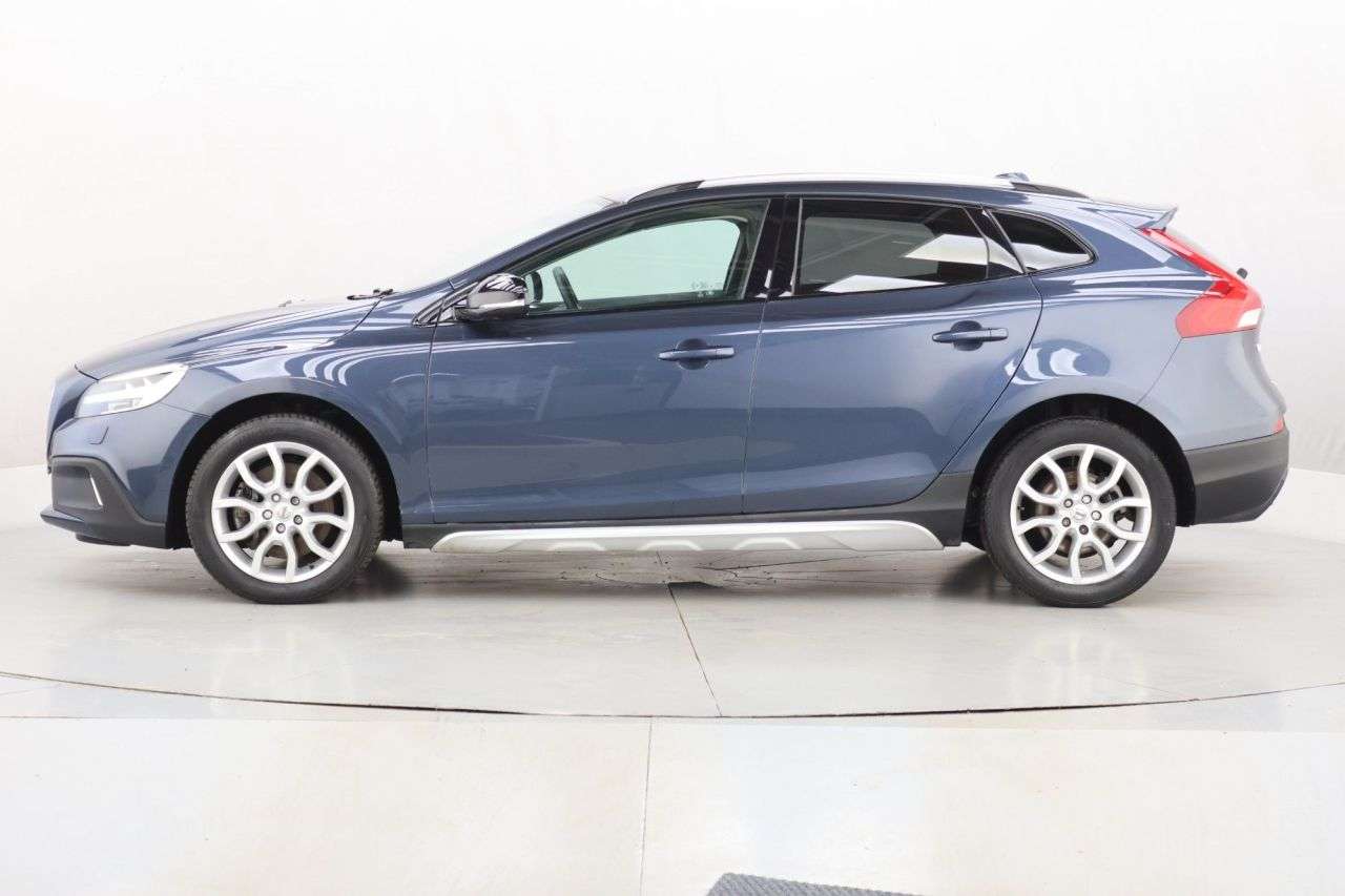 2018 VOLVO V40 CROSS COUNTRY 2018 VOLVO V40 CROSS COUNTRY