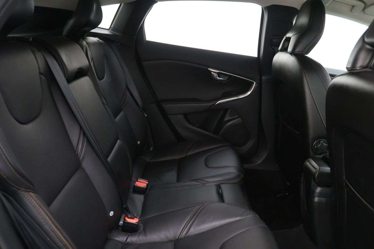 2018 VOLVO V40 CROSS COUNTRY 2018 VOLVO V40 CROSS COUNTRY