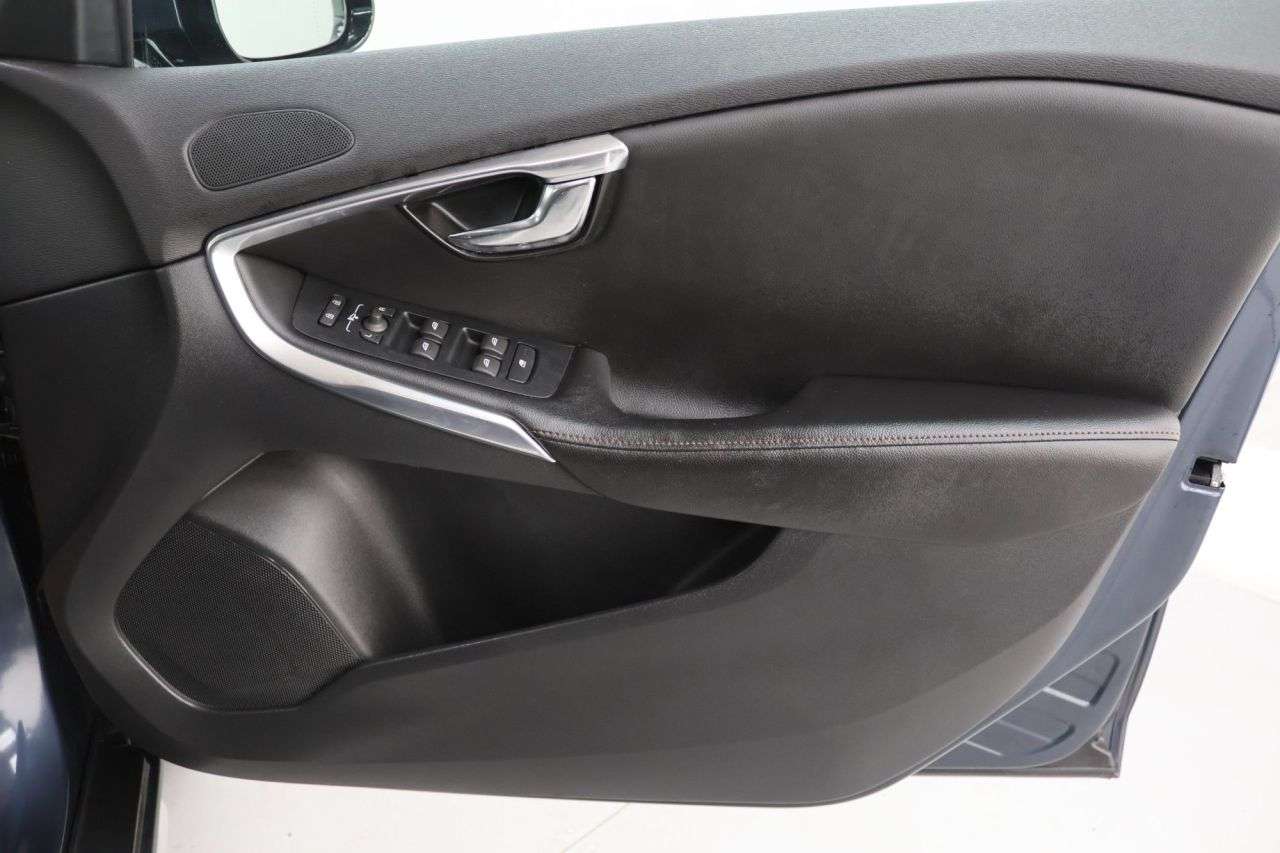 2018 VOLVO V40 CROSS COUNTRY 2018 VOLVO V40 CROSS COUNTRY