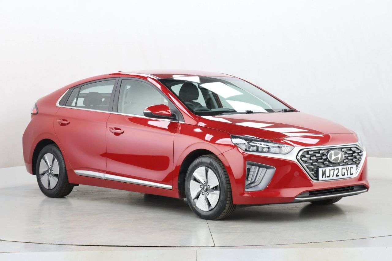 A 2022 HYUNDAI IONIQ 1.6 h-GDi Premium Hatchback 5dr Petrol Hybrid DCT Euro 6 (s/s) (141 ps) A 2022 HYUNDAI IONIQ 1.6 h-GDi Premium Hatchback 5dr Petrol Hybrid DCT Euro 6 (s/s) (141 ps)