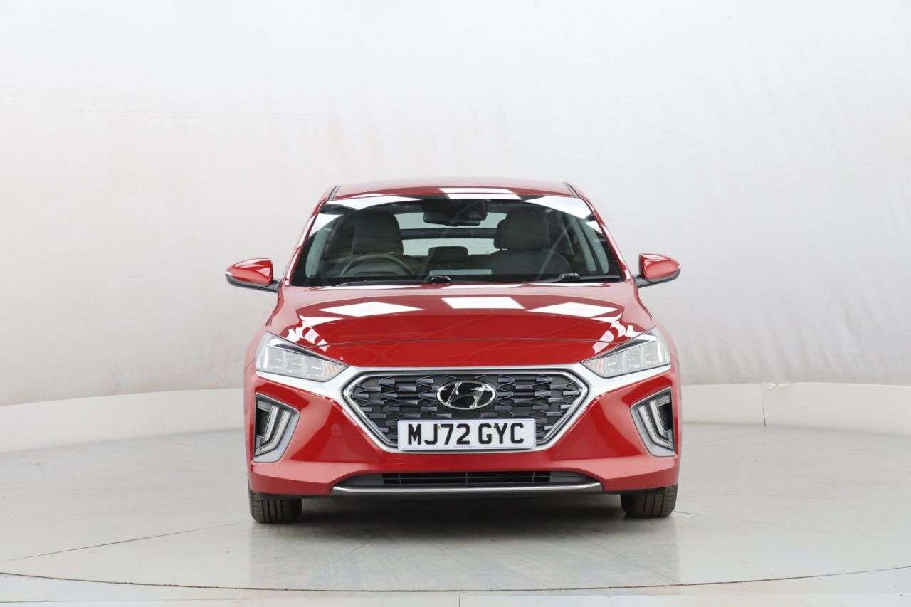 A 2022 HYUNDAI IONIQ 1.6 h-GDi Premium Hatchback 5dr Petrol Hybrid DCT Euro 6 (s/s) (141 ps) A 2022 HYUNDAI IONIQ 1.6 h-GDi Premium Hatchback 5dr Petrol Hybrid DCT Euro 6 (s/s) (141 ps)