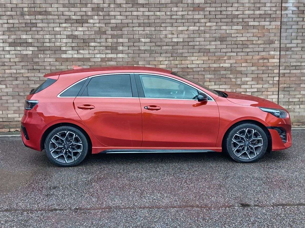 A 2022 KIA CEED 1.5 T-GDi GT-Line Hatchback 5dr Petrol Manual Euro 6 (s/s) (158 bhp) A 2022 KIA CEED 1.5 T-GDi GT-Line Hatchback 5dr Petrol Manual Euro 6 (s/s) (158 bhp)