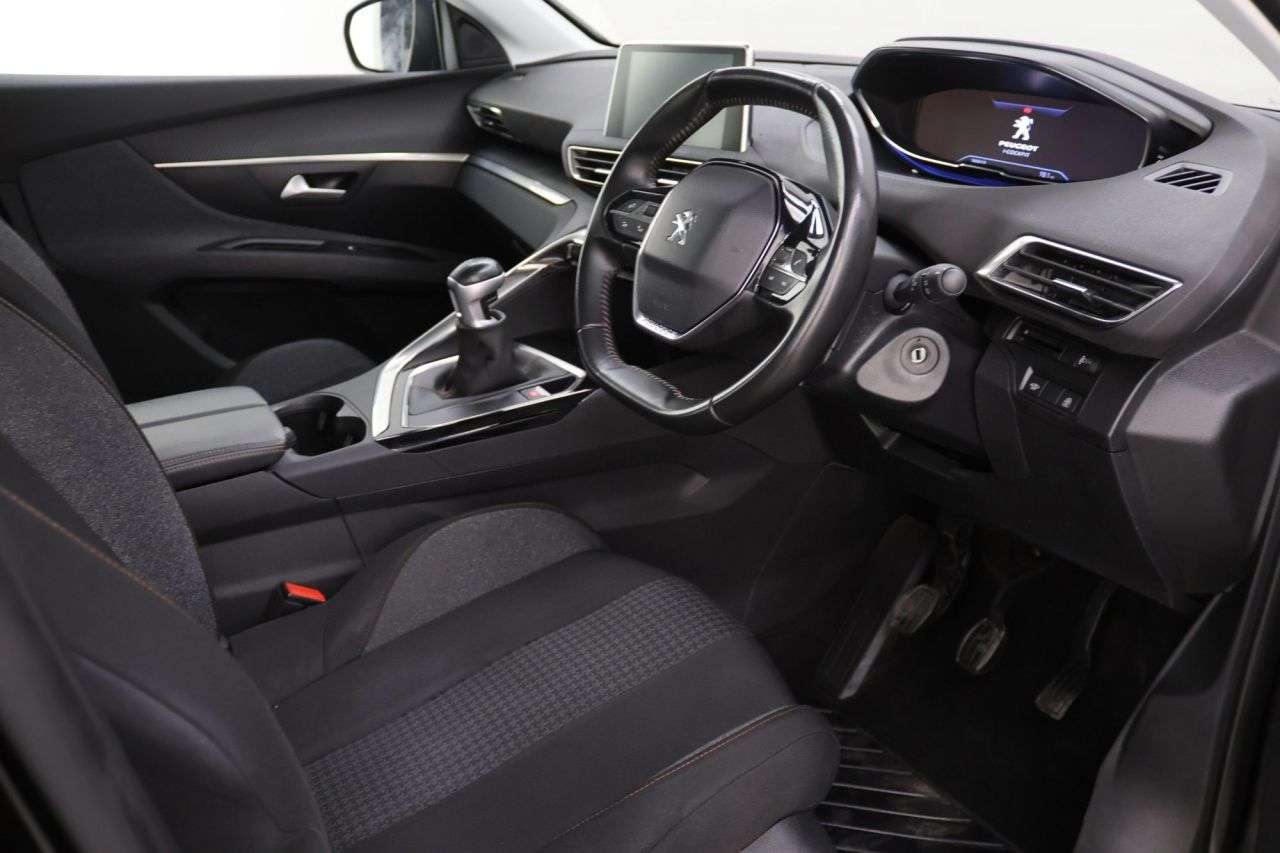 2020 PEUGEOT 5008 2020 PEUGEOT 5008