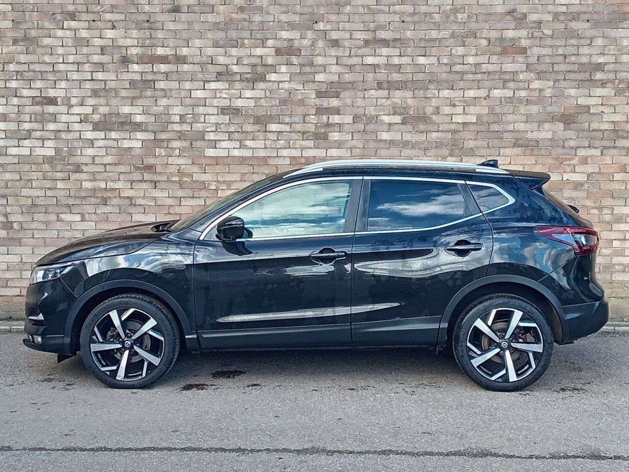 A 2021 NISSAN QASHQAI 1.3 DIG-T N-Motion SUV 5dr Petrol DCT Auto Euro 6 (s/s) (160 ps) A 2021 NISSAN QASHQAI 1.3 DIG-T N-Motion SUV 5dr Petrol DCT Auto Euro 6 (s/s) (160 ps)