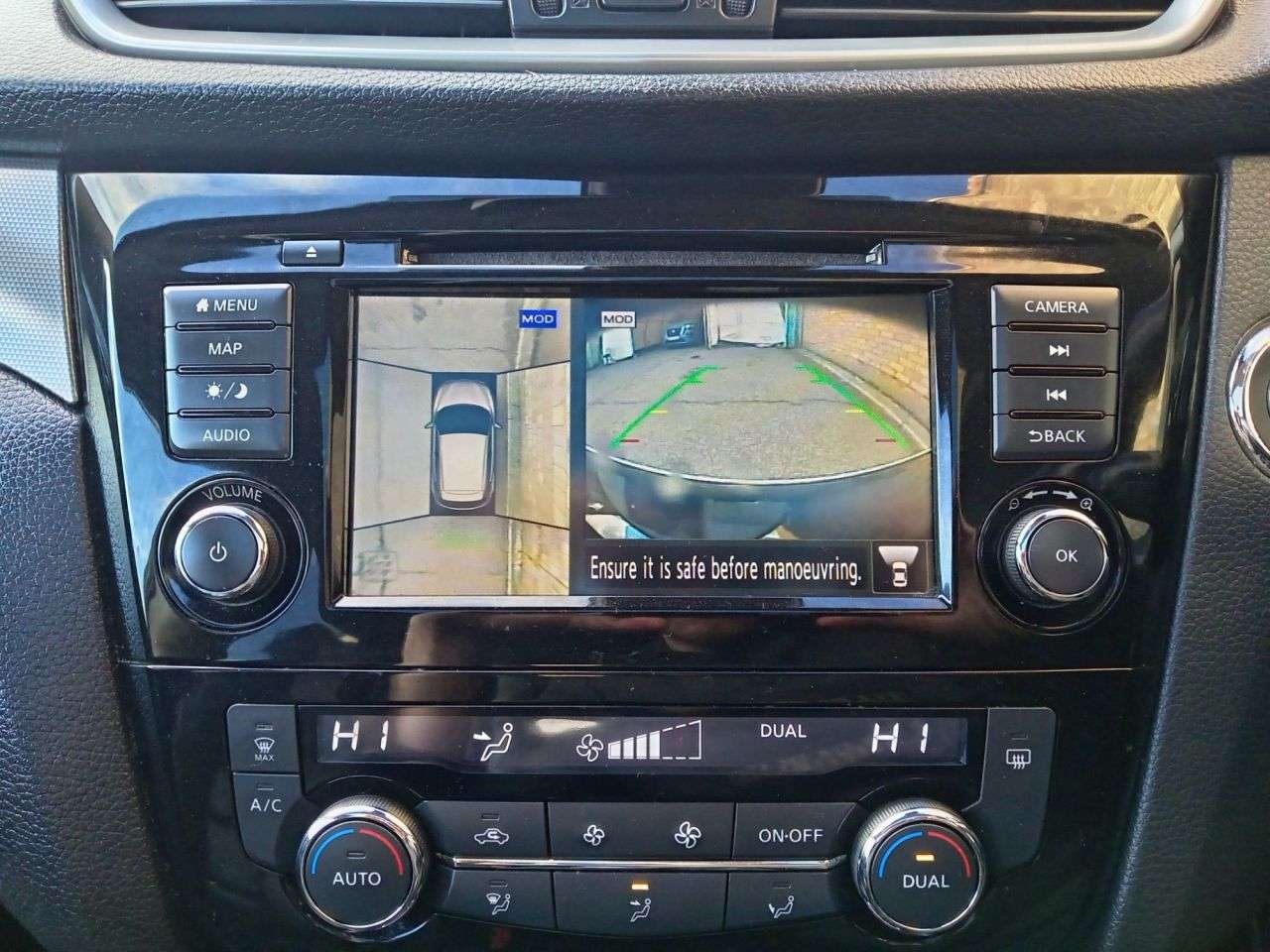 A 2021 NISSAN QASHQAI 1.3 DIG-T N-Motion SUV 5dr Petrol DCT Auto Euro 6 (s/s) (160 ps) A 2021 NISSAN QASHQAI 1.3 DIG-T N-Motion SUV 5dr Petrol DCT Auto Euro 6 (s/s) (160 ps)