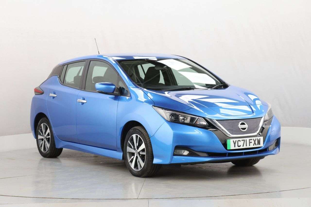 A 2021 NISSAN LEAF 40kWh Acenta Hatchback 5dr Electric Auto (150 ps) A 2021 NISSAN LEAF 40kWh Acenta Hatchback 5dr Electric Auto (150 ps)