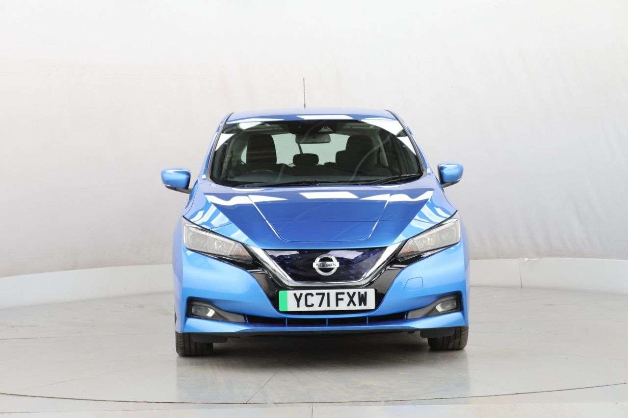 A 2021 NISSAN LEAF 40kWh Acenta Hatchback 5dr Electric Auto (150 ps) A 2021 NISSAN LEAF 40kWh Acenta Hatchback 5dr Electric Auto (150 ps)