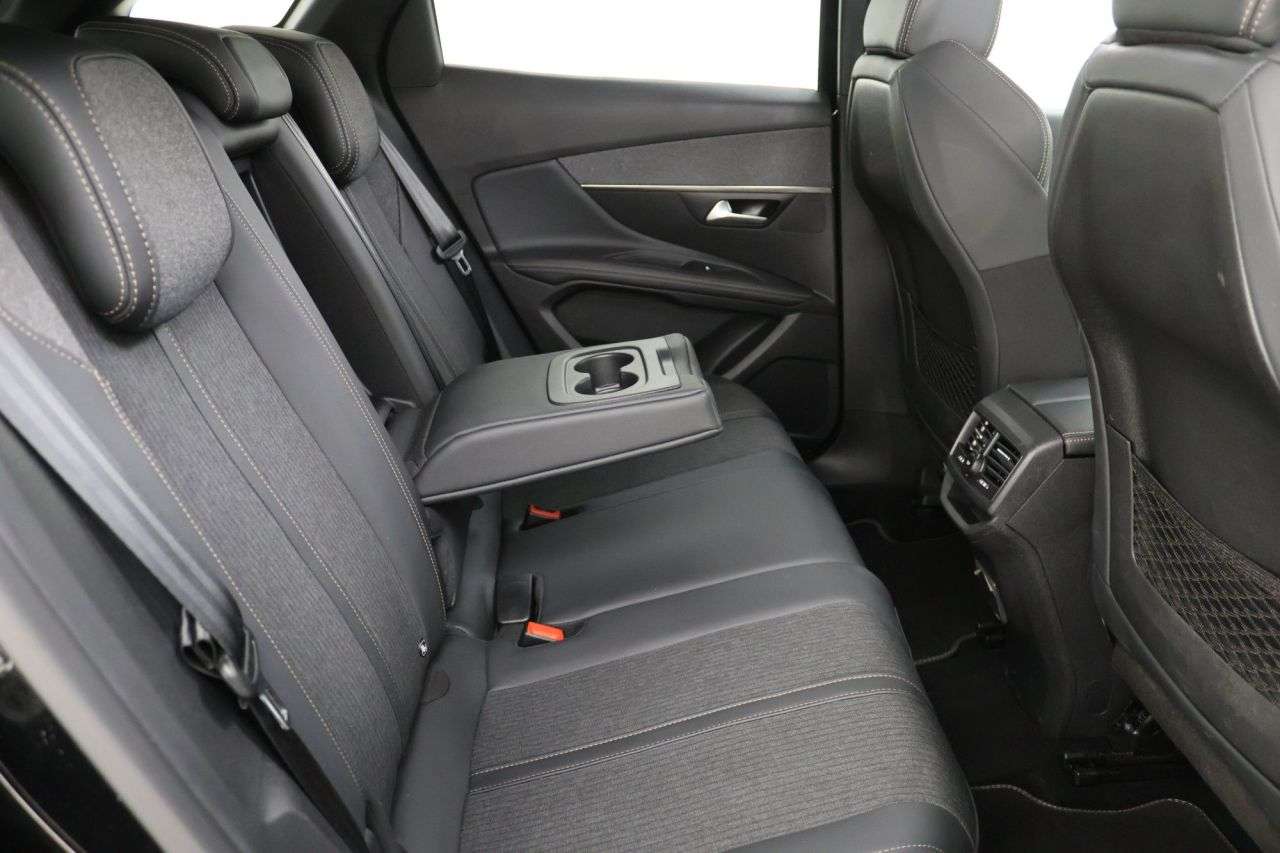 2020 PEUGEOT 3008 2020 PEUGEOT 3008