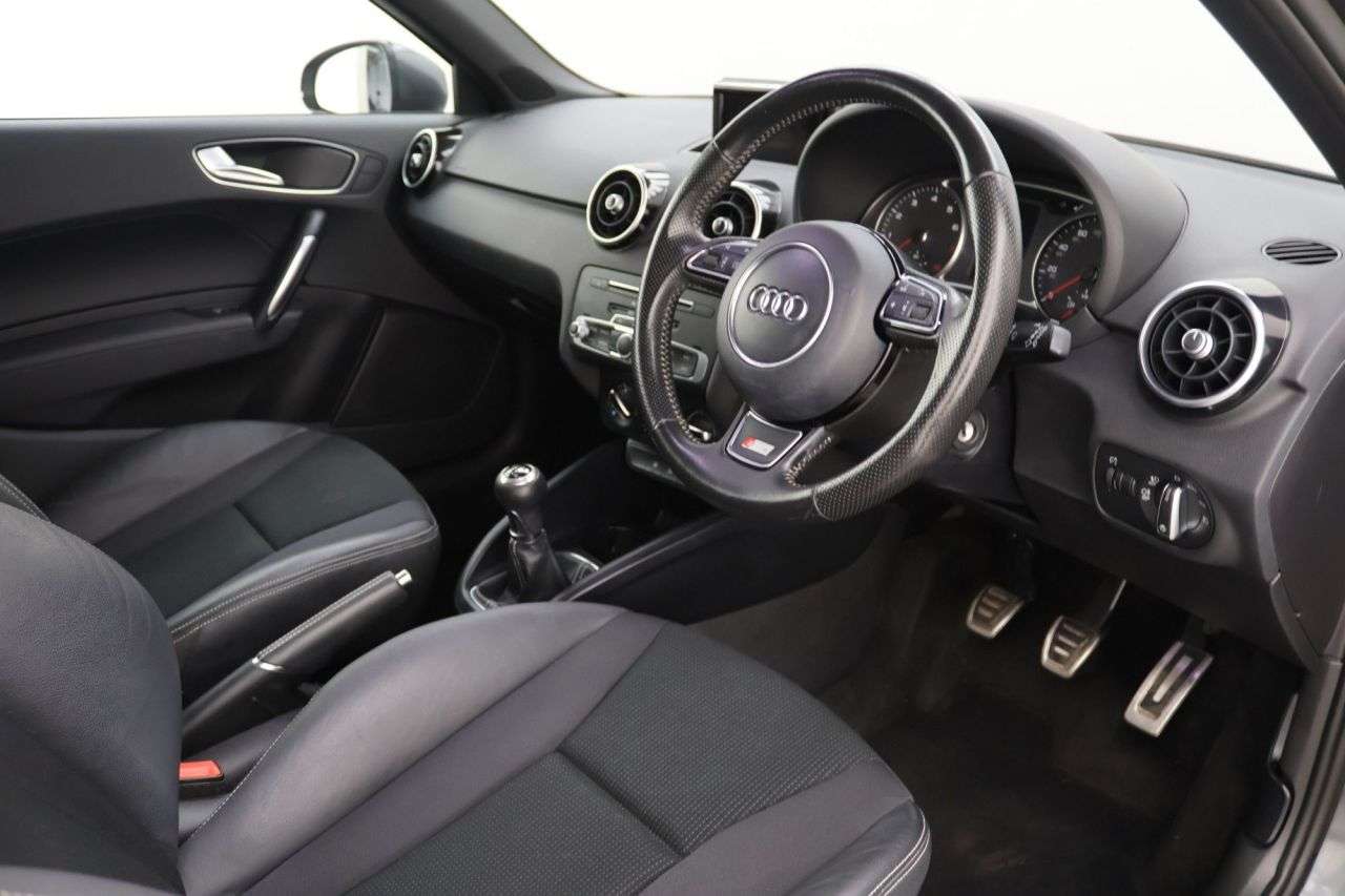 2017 AUDI A1 2017 AUDI A1