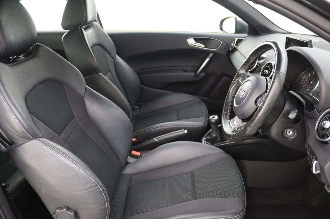 2017 AUDI A1 2017 AUDI A1