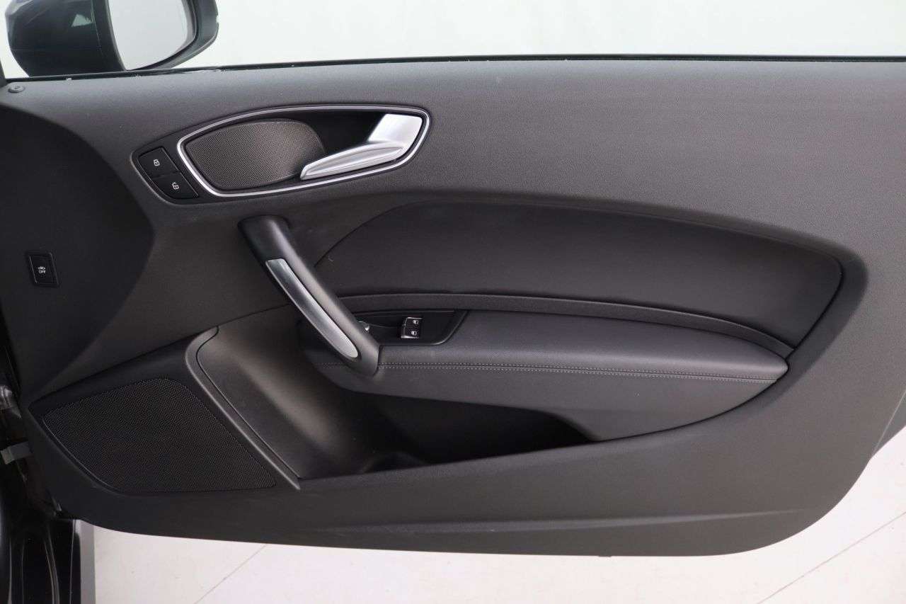 2017 AUDI A1 2017 AUDI A1