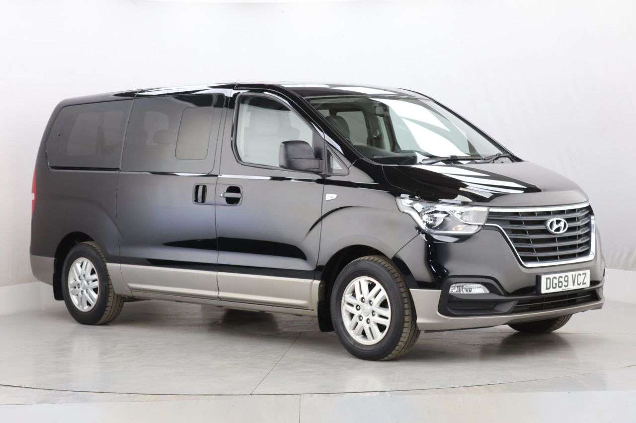 A 2019 HYUNDAI I800 2.5 CRDi SE MPV 5dr Diesel Manual Euro 6 (136 ps) A 2019 HYUNDAI I800 2.5 CRDi SE MPV 5dr Diesel Manual Euro 6 (136 ps)