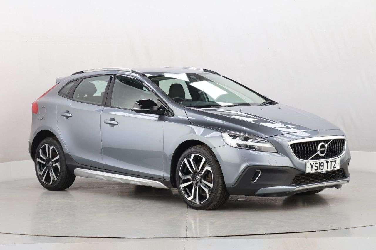 A 2019 VOLVO V40 T3 CROSS COUNTRY PRO A 2019 VOLVO V40 T3 CROSS COUNTRY PRO