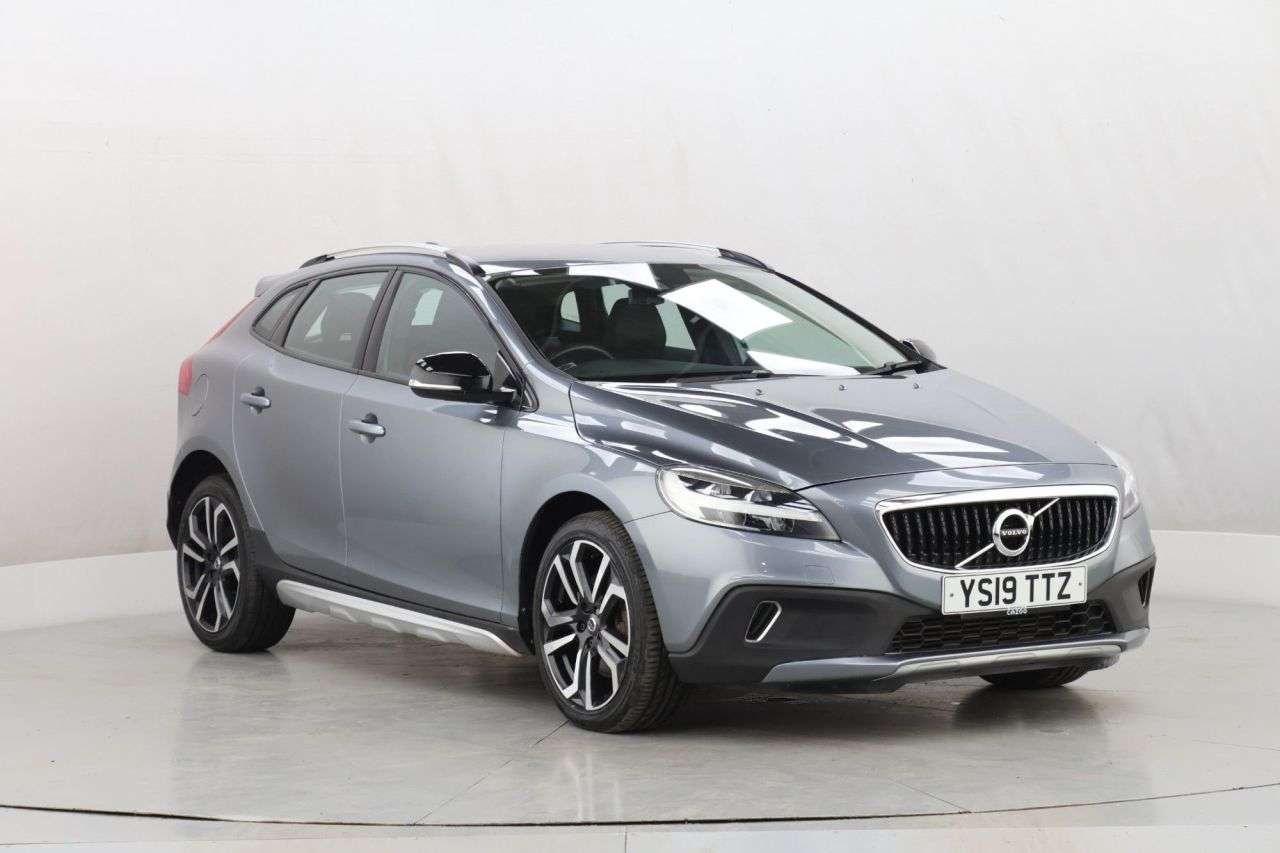 A 2019 VOLVO V40 T3 CROSS COUNTRY PRO A 2019 VOLVO V40 T3 CROSS COUNTRY PRO