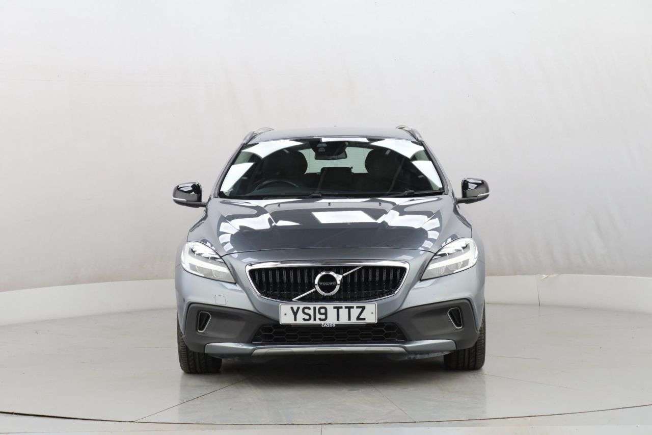 A 2019 VOLVO V40 T3 CROSS COUNTRY PRO A 2019 VOLVO V40 T3 CROSS COUNTRY PRO