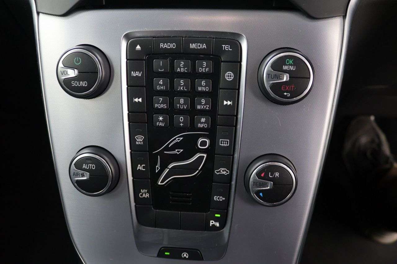 2019 VOLVO V40 2019 VOLVO V40