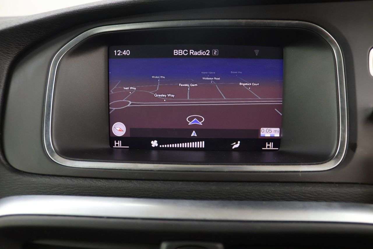 2019 VOLVO V40 2019 VOLVO V40