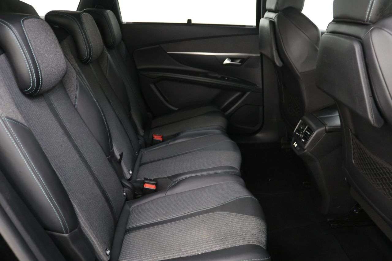 2022 PEUGEOT 5008 2022 PEUGEOT 5008