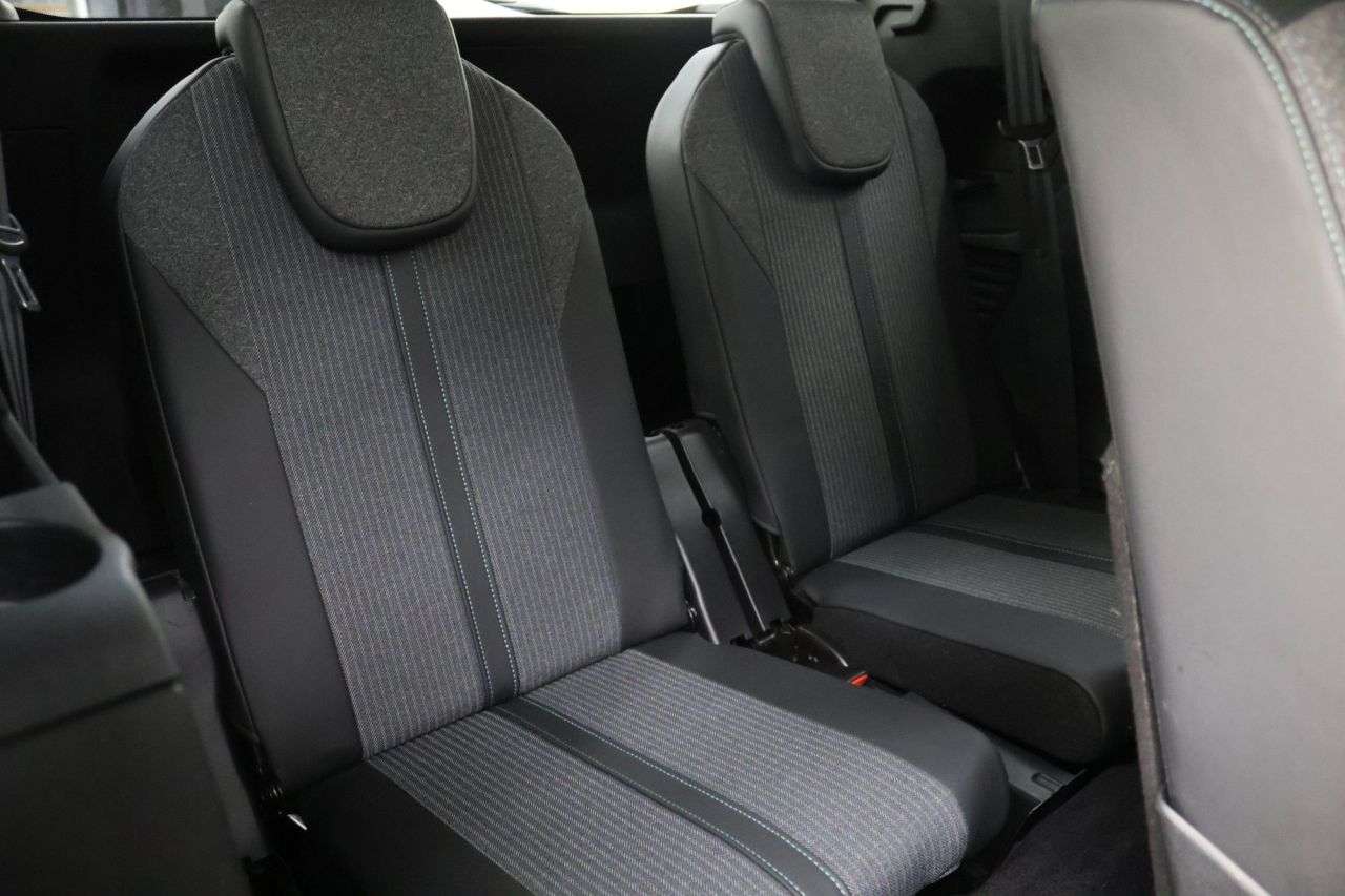 2022 PEUGEOT 5008 2022 PEUGEOT 5008