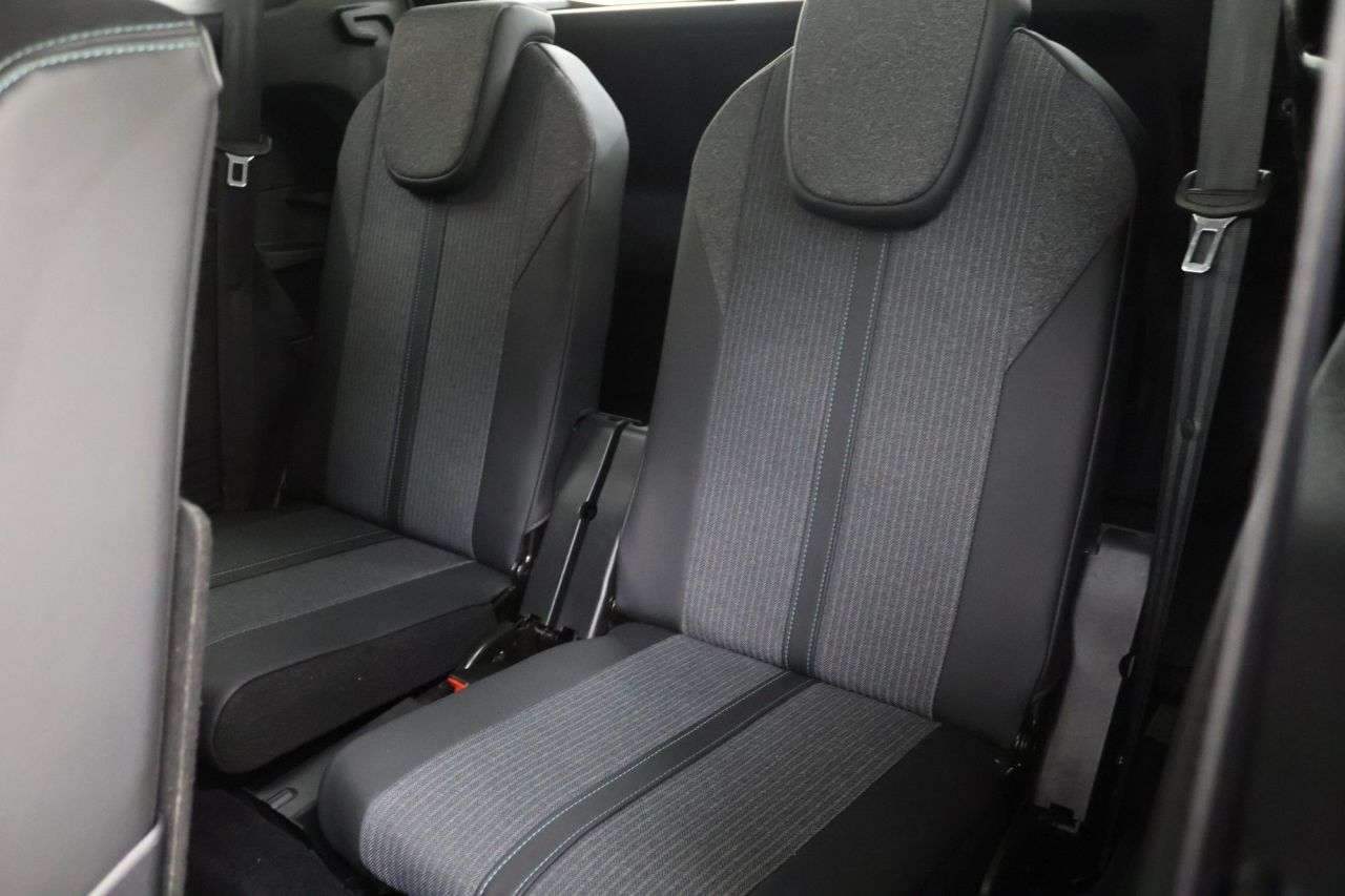 2022 PEUGEOT 5008 2022 PEUGEOT 5008