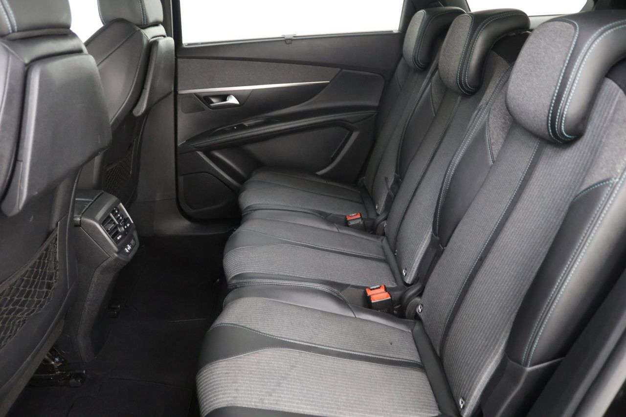 2022 PEUGEOT 5008 2022 PEUGEOT 5008