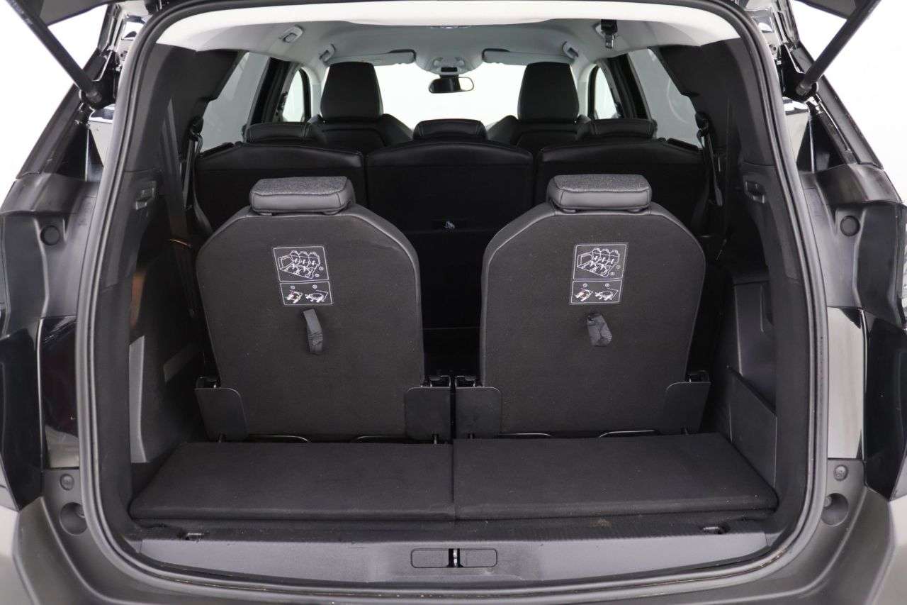 2022 PEUGEOT 5008 2022 PEUGEOT 5008