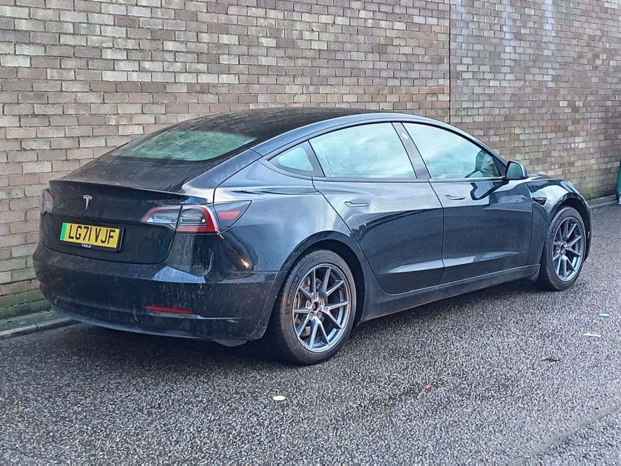 A 2021 TESLA MODEL 3 Standard Range Plus Saloon 4dr Electric Auto RWD (241 bhp) A 2021 TESLA MODEL 3 Standard Range Plus Saloon 4dr Electric Auto RWD (241 bhp)