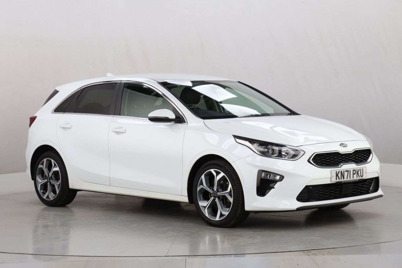 A 2021 KIA CEED 1.6 CRDi MHEV 3 Hatchback 5dr Diesel Hybrid Manual Euro 6 (s/s) (134 bhp) A 2021 KIA CEED 1.6 CRDi MHEV 3 Hatchback 5dr Diesel Hybrid Manual Euro 6 (s/s) (134 bhp)