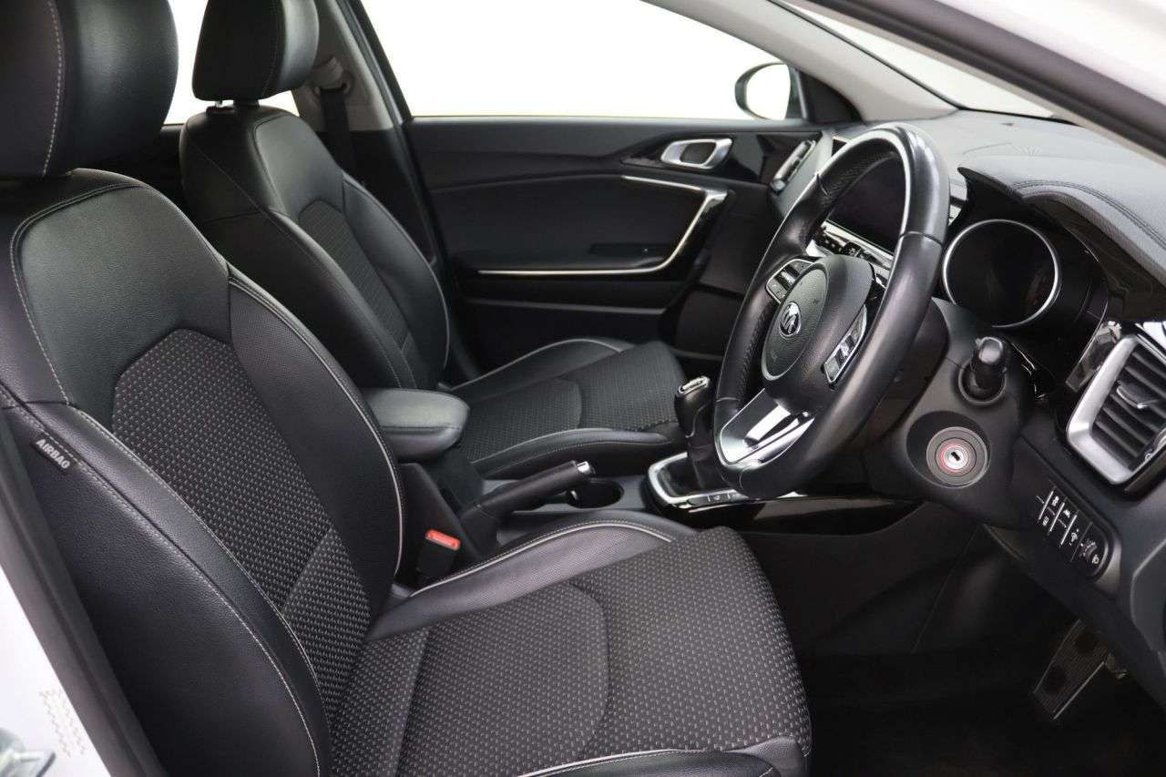 2021 KIA CEED 2021 KIA CEED