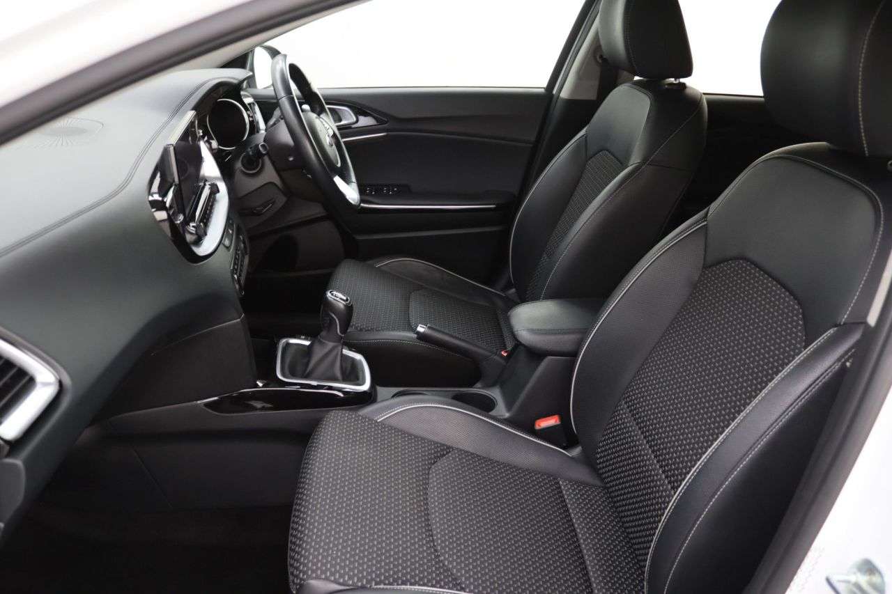 2021 KIA CEED 2021 KIA CEED