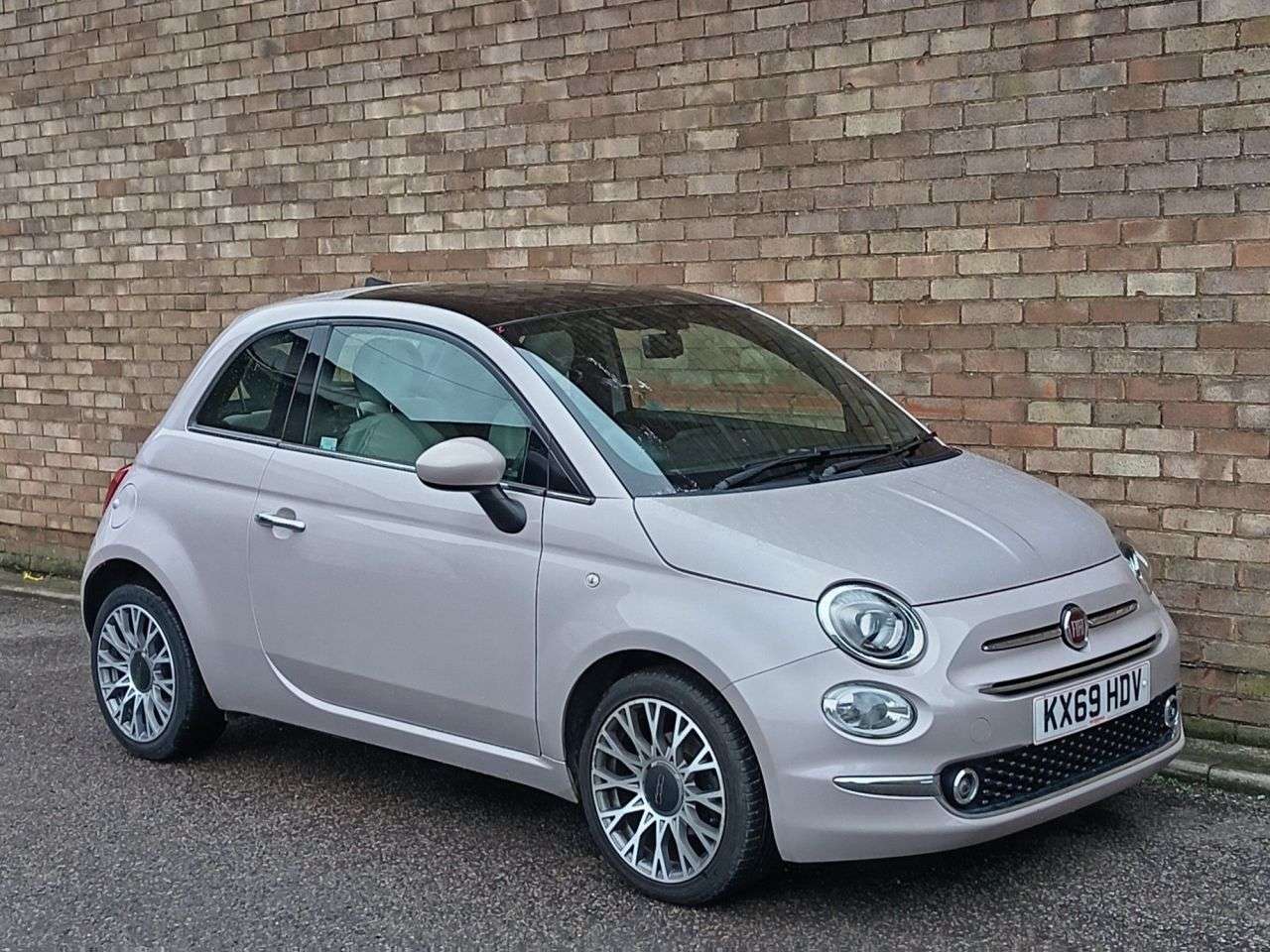 A 2019 FIAT 500 1.2 Star Hatchback 3dr Petrol Manual Euro 6 (s/s) (69 bhp) A 2019 FIAT 500 1.2 Star Hatchback 3dr Petrol Manual Euro 6 (s/s) (69 bhp)