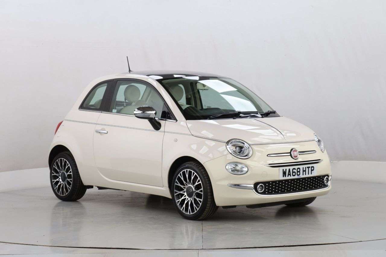 A 2018 FIAT 500 1.2 Collezione Fall Hatchback 3dr Petrol Manual Euro 6 (s/s) (69 bhp) A 2018 FIAT 500 1.2 Collezione Fall Hatchback 3dr Petrol Manual Euro 6 (s/s) (69 bhp)